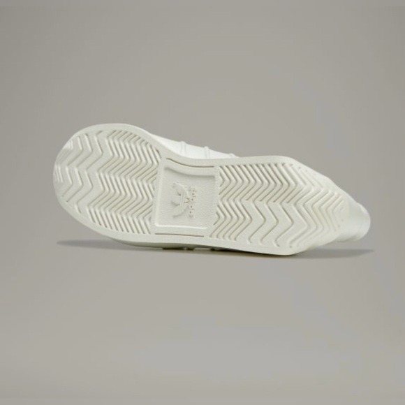 Y-3 LUXE LEATHER SHOES MADE
MODERN👟 - Picture 6 of 16